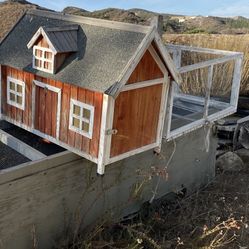 Chicken Coop With Fence Attachment