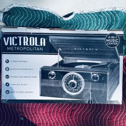 New Victrola Metropolitan 4 in 1 turntable.