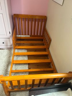 Toddler bed