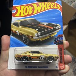 Hotwheels 70 DODGE HEMI CHALLENGER $3