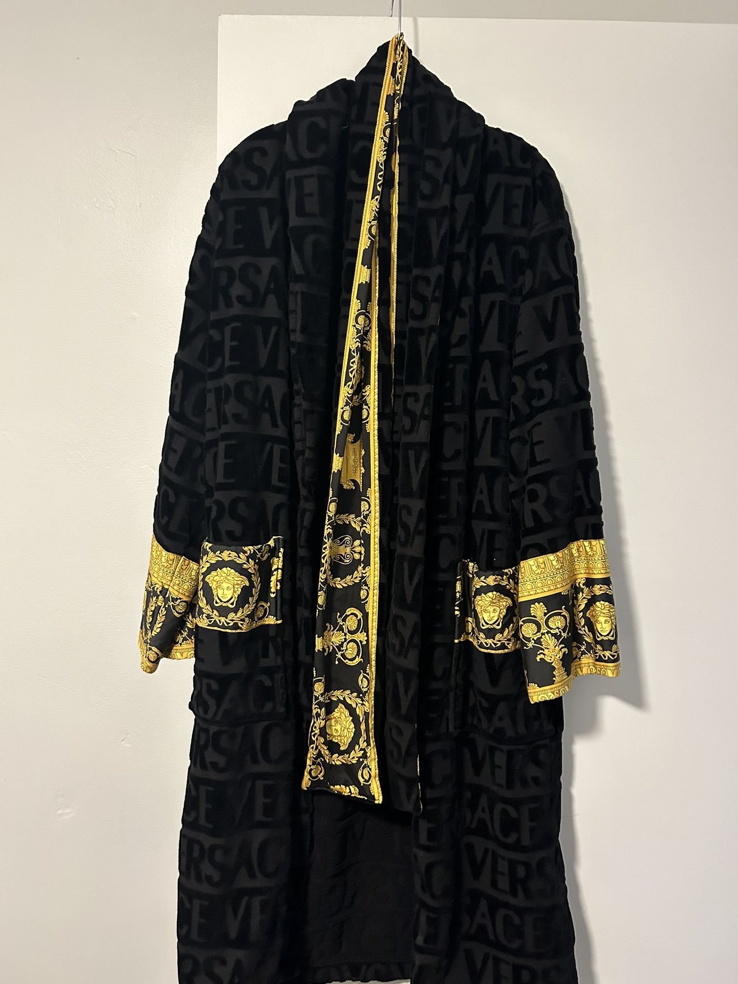 Men’s Versace Robe Size: M