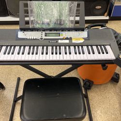 Yamaha Electric Keyboard