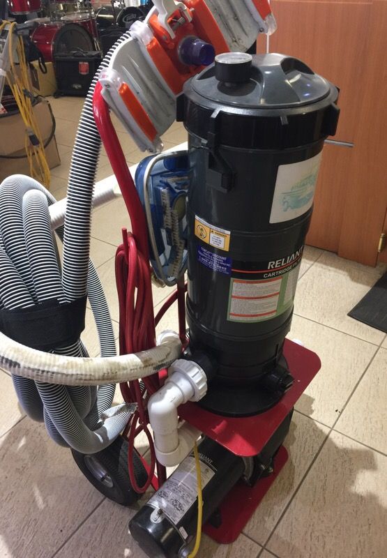 Tomcat TopGun Pro Portable Pool Vacuum Cleaner 1 1/2 hp Used In working