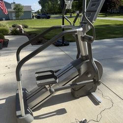 Life Fitness Summit Trainer 