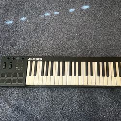 MIDI keyboard 