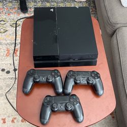 PS4 With 3 Remotes