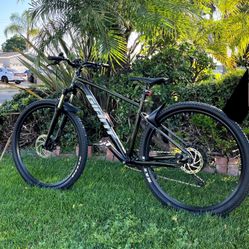 Giant Talon Mountain Bike