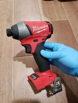 Milwaukee Fuel M18 Impact 1/4 in Hex