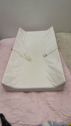 Changing table pad