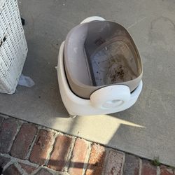 Electronic Self Cleaning Litter Box