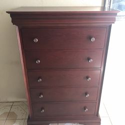 Big Tall Dresser Great Condition Clesn