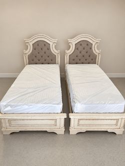 Matching Twin bedroom set