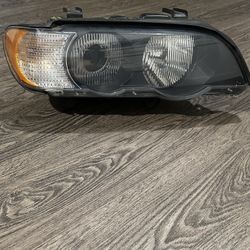 BMW X5 Headlight Passenger 2003