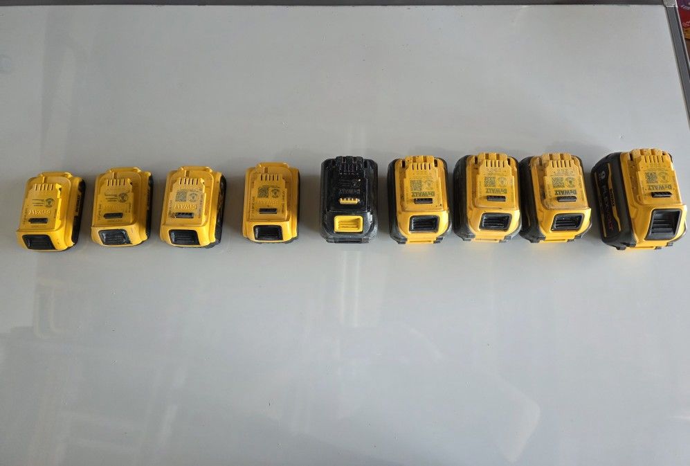 9 batteries Dewalt