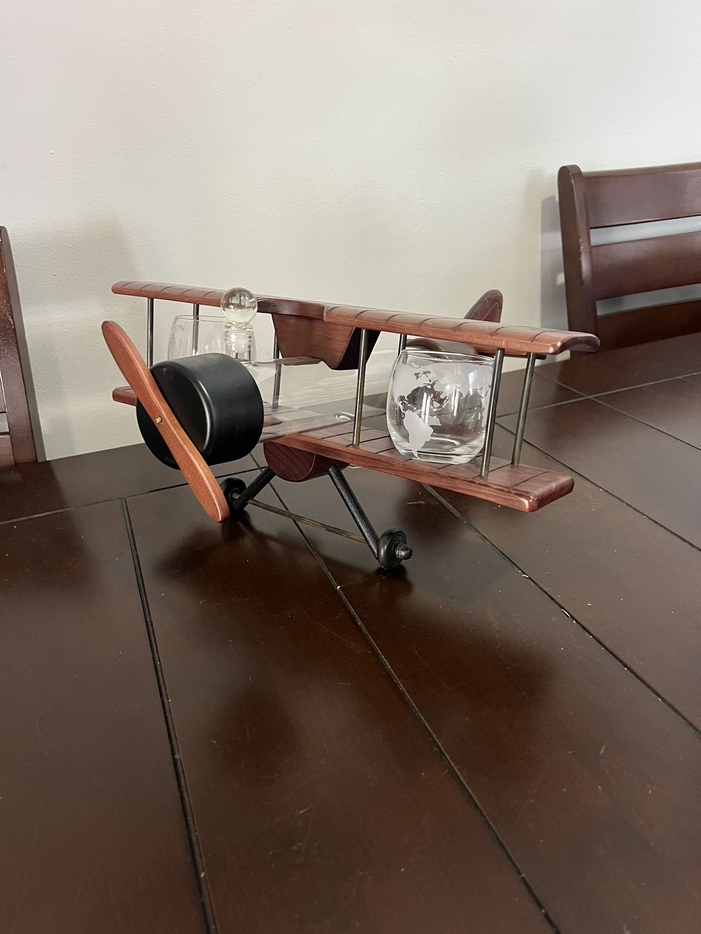 Reusable Wine Accessory Sets Aircraft Shape Whiskey Decanters Set,Wooden Structure Whiskey Bottle Dispenser And 2 World Map Glasses For Liquor, Scotch
