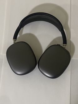 AirPods Max - Space Gray - Excellent Condition (With Case)