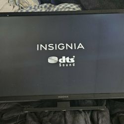 INSIGNIA TV WITH REMOTE