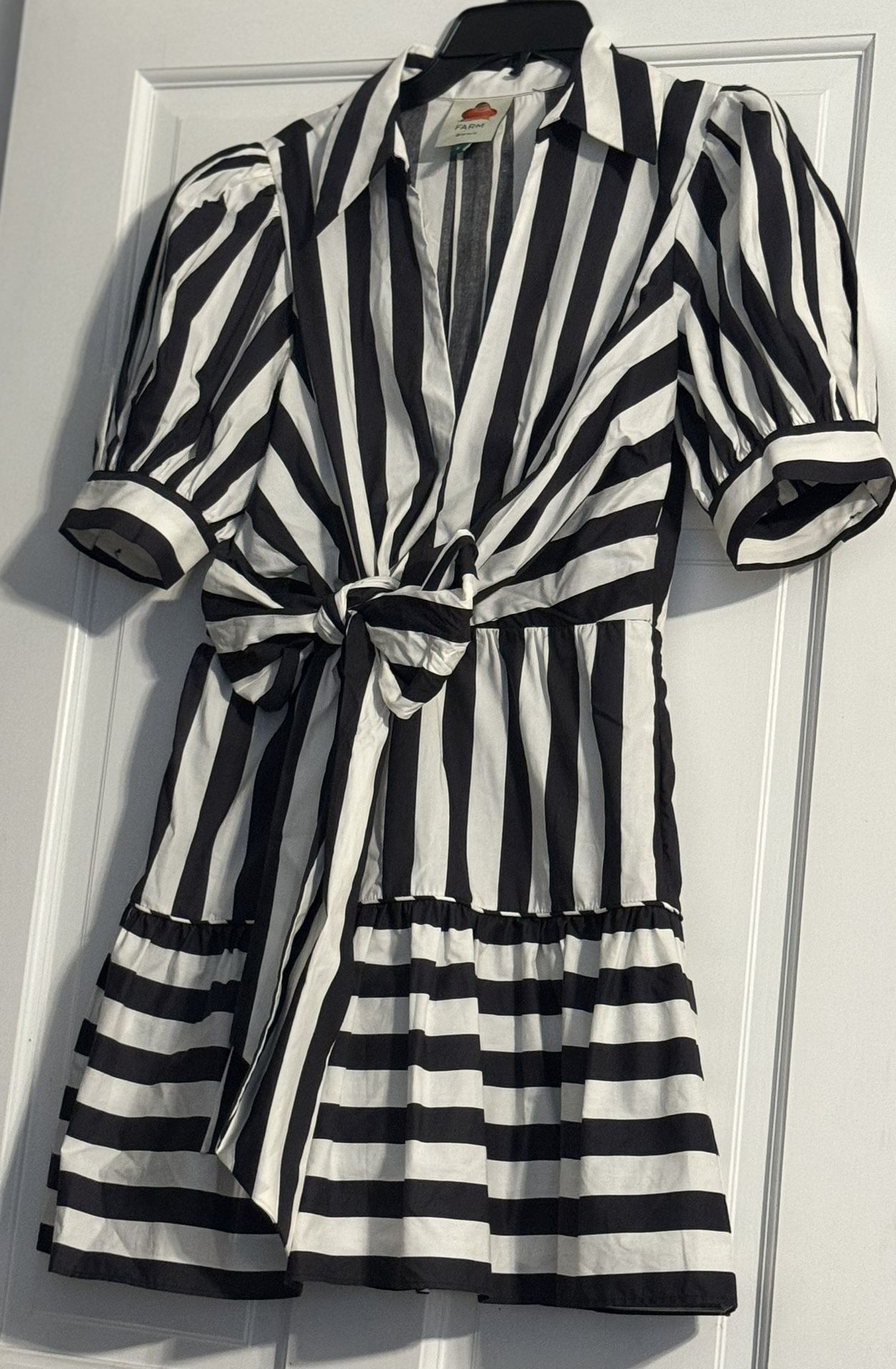 farm rio black colored stripes short sleeve mini dress Multicolor Winter Stripes Short Sleeve Midi Dress – FARM Rio main image 1