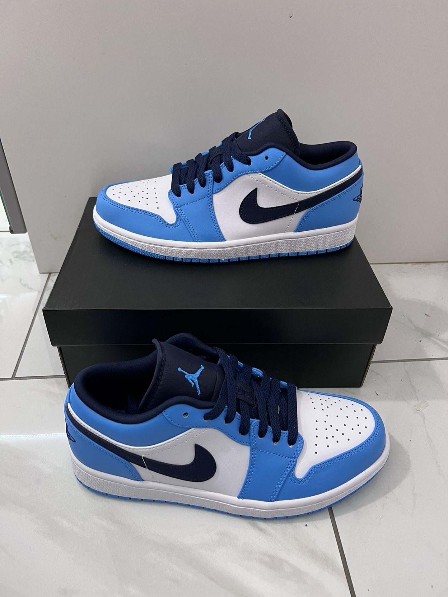 Jordan 1 Low UNC Mens  Size 7.5 And 9.5