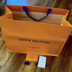 Large LOUIS VUITTON Authentic Paper Gift Shopping Bag SIZE XLARGE SIZE 23 X 17.5 x 10”