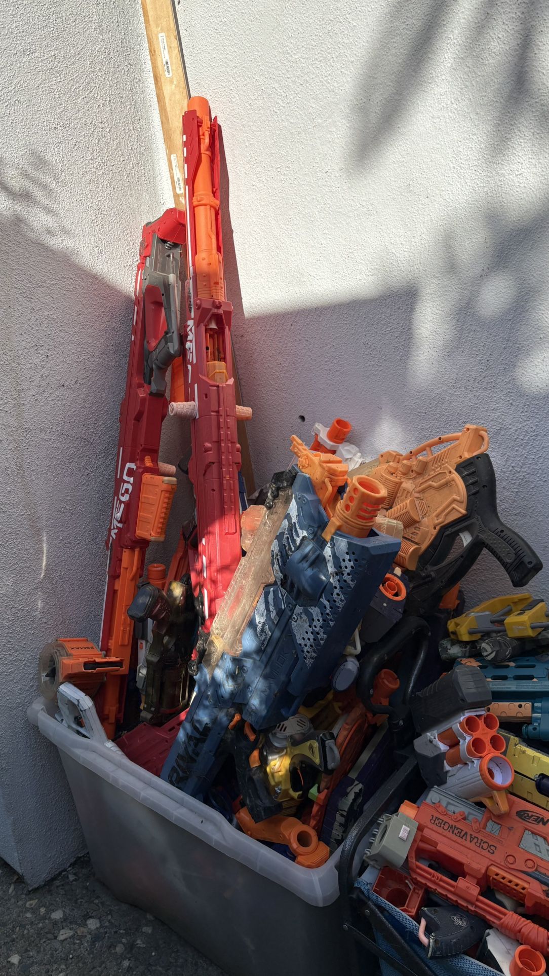 Tons Of Nerf Guns - Toys