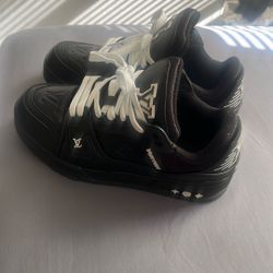 Louis Vuitton Size 7  Wore Gently