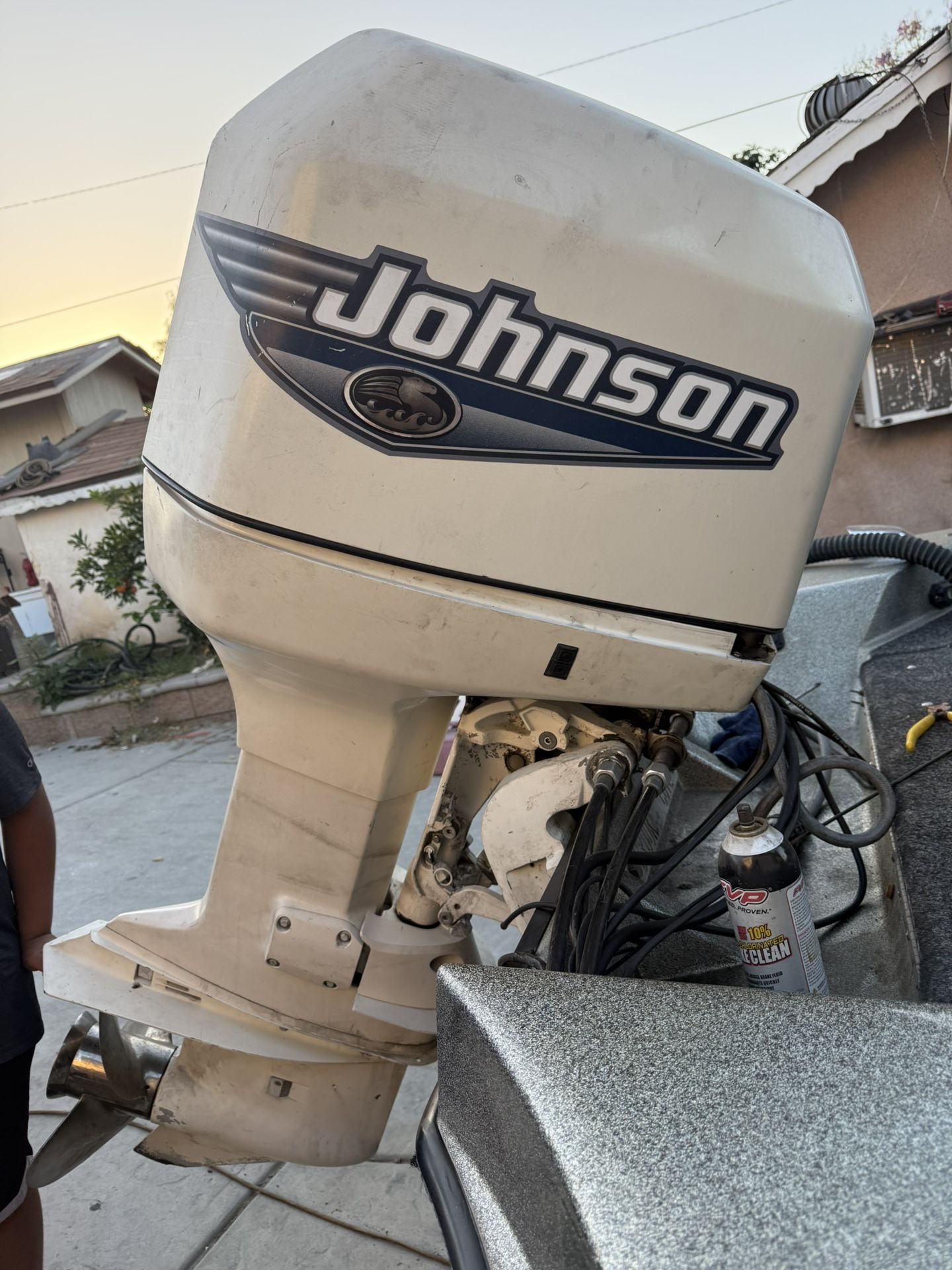 2000 225 Johnson Boat Motor