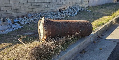 FREE Large Metal Steel Tank – Scrap Metal – Curb Alert