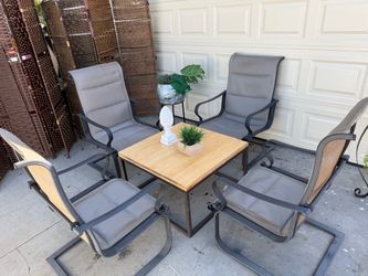 Outdoor Patio Chair and Table Set ( Costco Furniture)