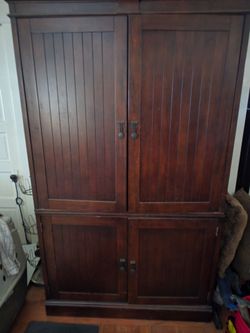 tv stand/liquor cabinet