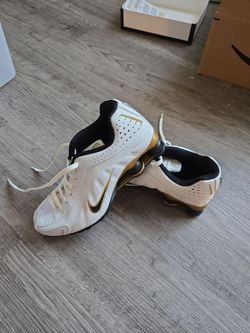 Nike Shox Sneakers White Gold Black
