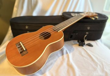 Mitchell MU40NT Beginner Ukulele with Case