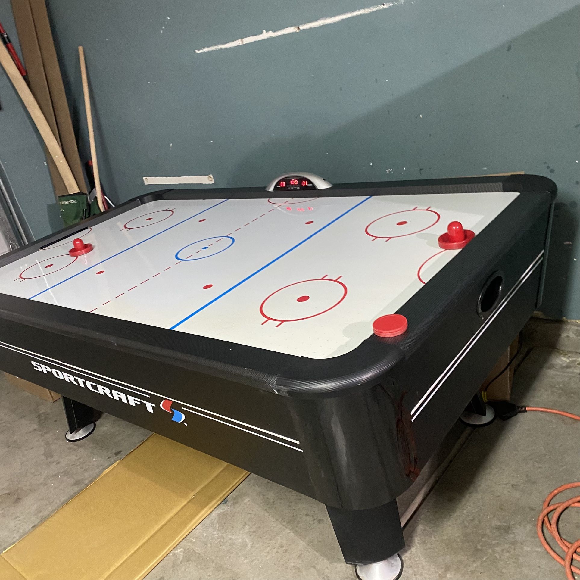 Air Hockey Table