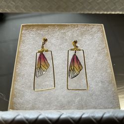 Earring 