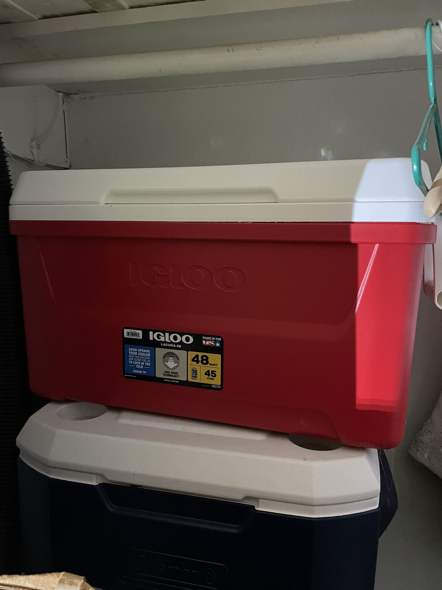 Igloo 48 Quart Cooler -almost New- Red 
