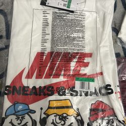 Nike Sneaker T Shirt