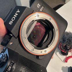 Sony a7III with 24-105mm G Lens + Accessories 