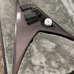 ESP LTD KH-V Kirk Hammett signature Offset Flying V in Black Sparkle with Hard Case!