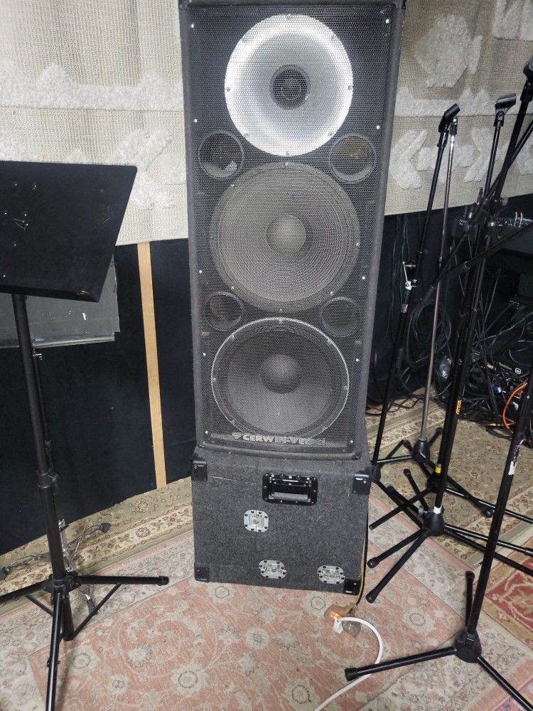 Cerwin Vega 2×15 Speaker Cabs