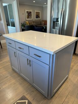 Kitchen Island 