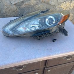 2017 Altima Driver Side Head Light 