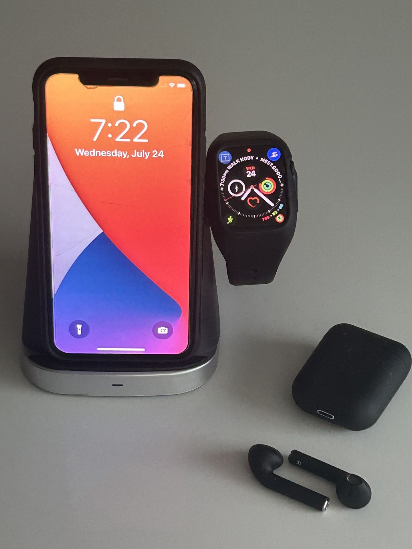 π Apple iPhone / Air Pods & Assories Bundle π