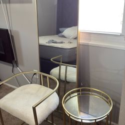 Night Stand Mirror And Chair 