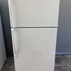 Whirlpool Refrigerator 30W 66H Everything Works Good 1 Month delivery Available 