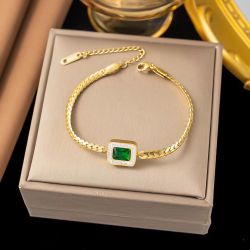 Internet celebrity fashion luxury light luxury emerald large circle zircon pendant clavicle chain earrings bracelet three-piece set