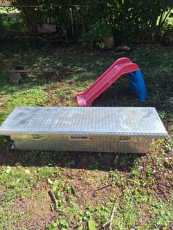 Toolbox for the back of your truck