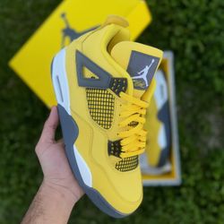 Jordan 4 Lightning Size 10