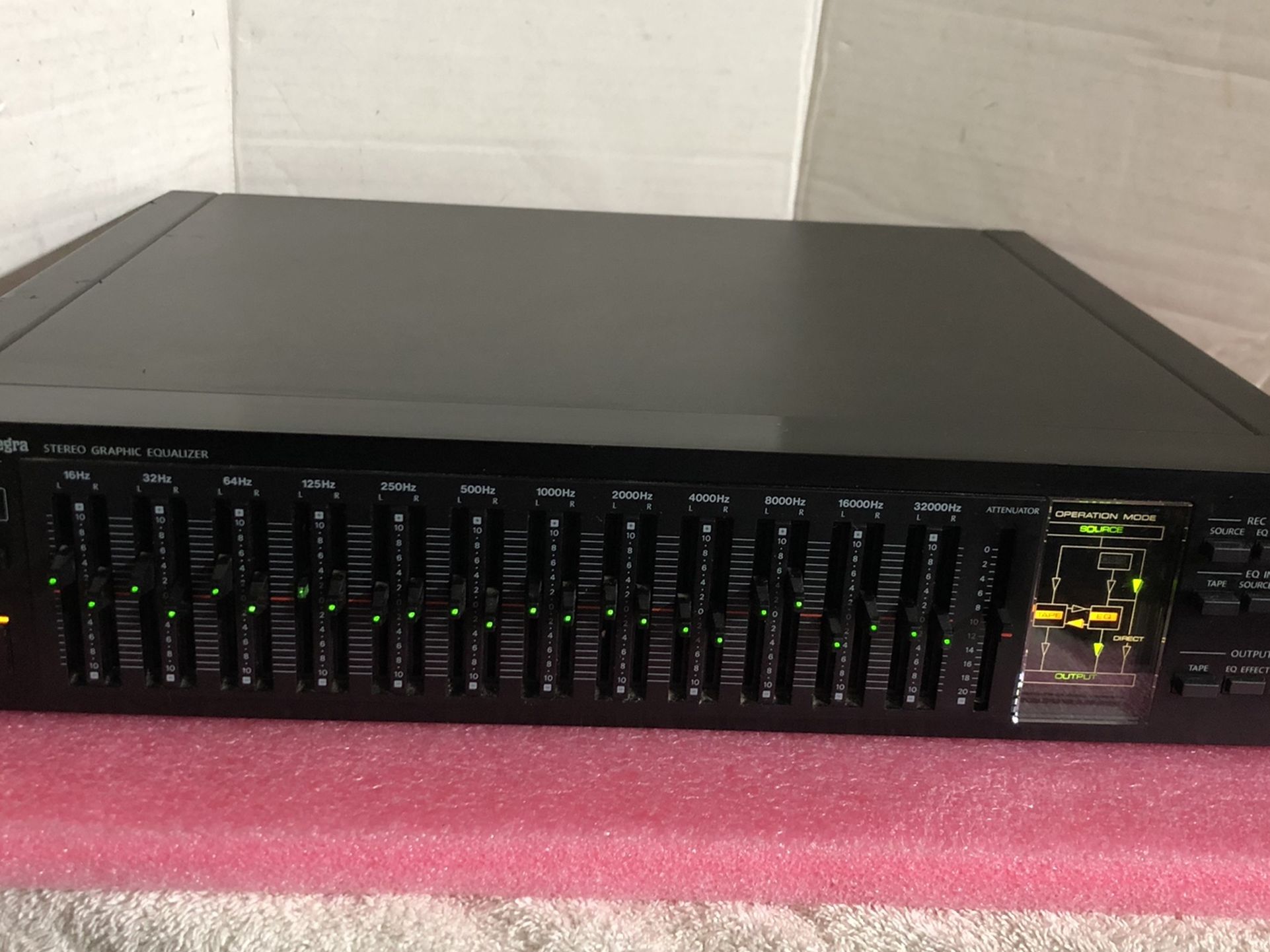 ONKYO INTEGRA EQ-35 Dual 12-Band Stereo Graphic Equalizer. MADE IN JAPAN 