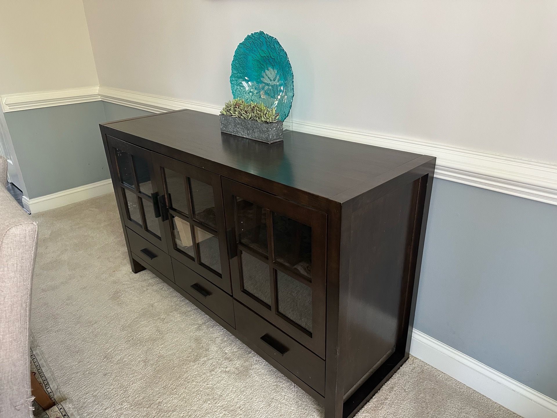 Dining buffet cabinet