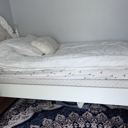 Twin Sized Bed With Mattress Box 